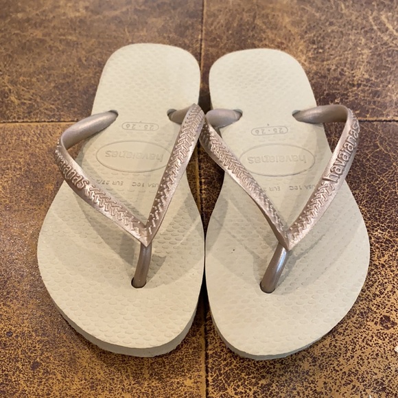 3 FOR $30 - EUC Sand/Light Gold Havaianas Slim Flip Flops - Size 25-26 (US 10C) - Picture 2 of 5